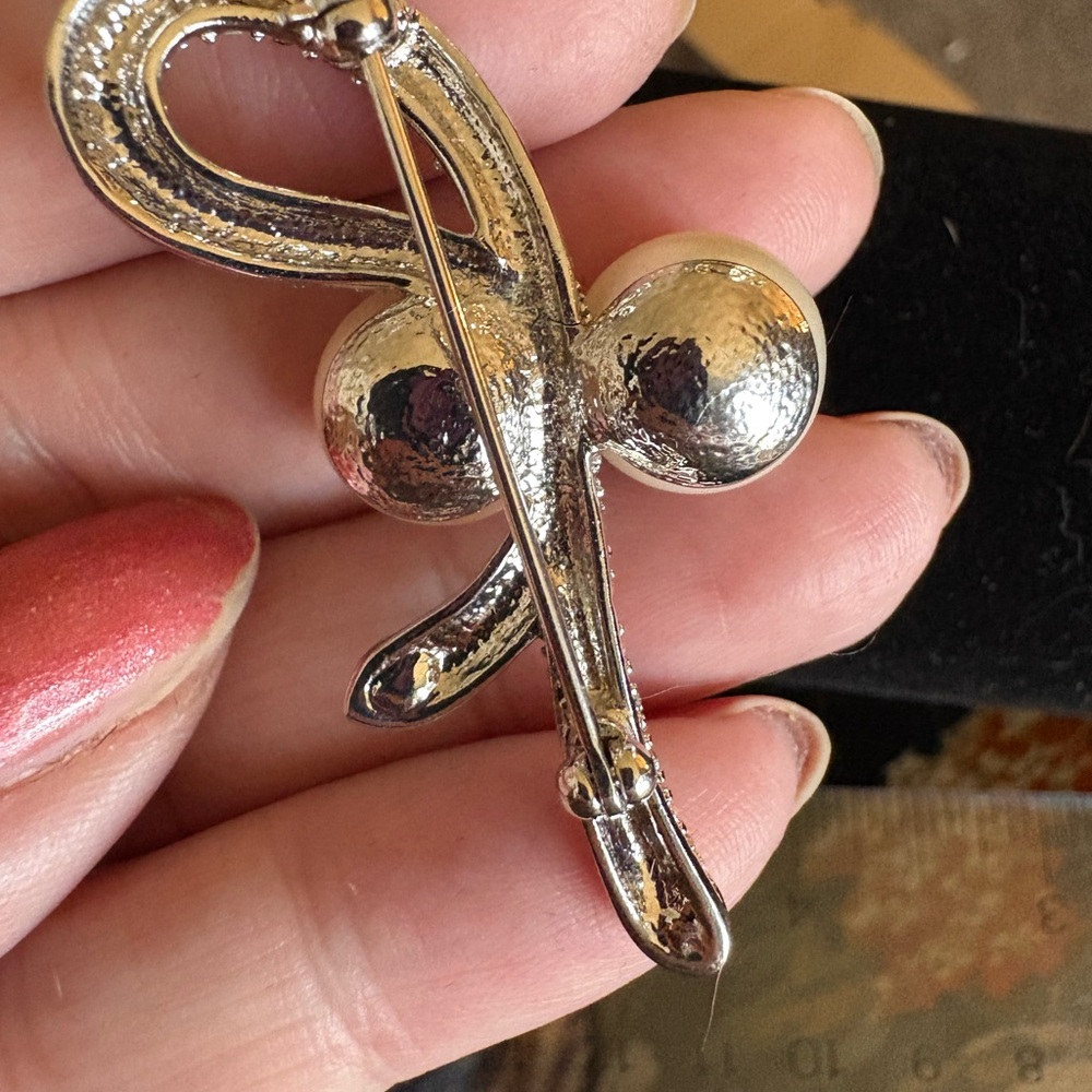 P41 Elegant Vintage Silver Pearl Brooch - Picture 3 of 4